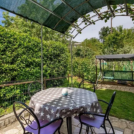 2 Bedroom Beautiful In Rukavac Rukavac (Primorje-Gorski Kotar)