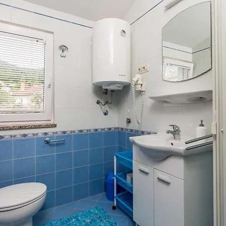 Apartment 2 Bedroom Beautiful In Rukavac